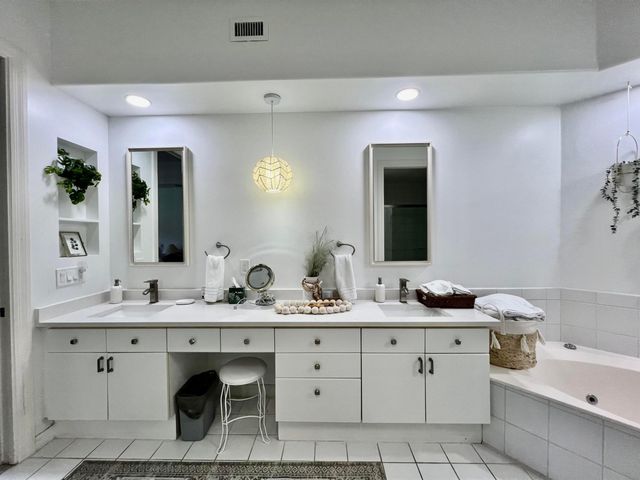 2431 NW 59th Street 404, Boca Raton, FL 33496