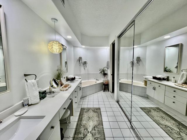 2431 NW 59th Street 404, Boca Raton, FL 33496