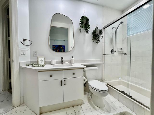 2431 NW 59th Street 404, Boca Raton, FL 33496