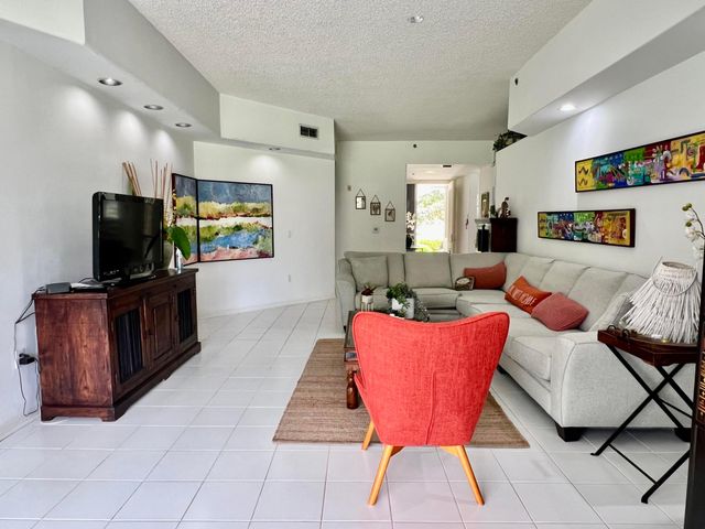 2431 NW 59th Street 404, Boca Raton, FL 33496