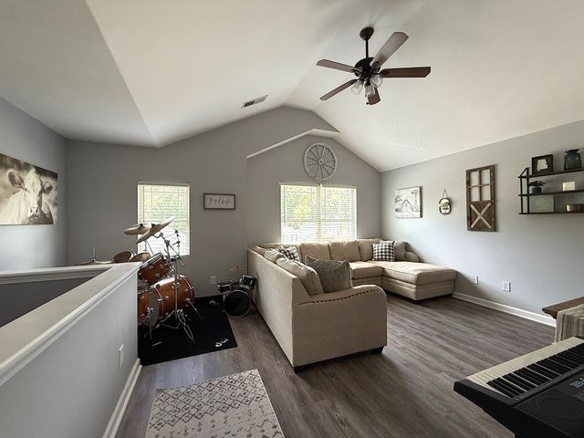 105 Mill Creek Drive, Smiths Station, AL 36877