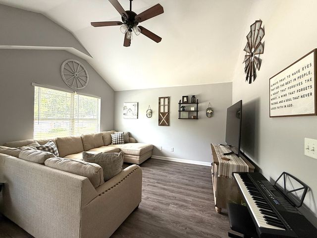 105 Mill Creek Drive, Smiths Station, AL 36877