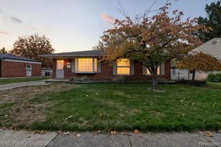 30134 S Stockton Drive, Farmington Hills, MI 48336