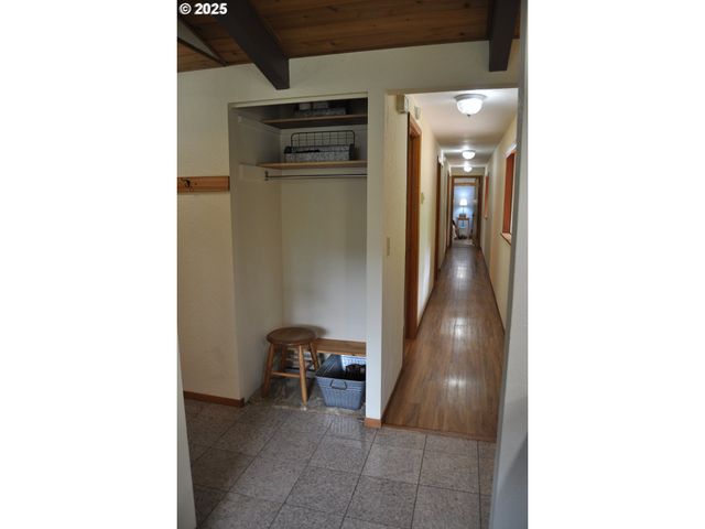 89016 BRIDGE St, Springfield, OR 97478