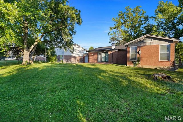 15583 Clayton Road, Ballwin, MO 63011
