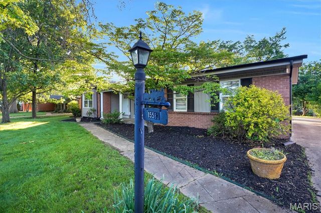 15583 Clayton Road, Ballwin, MO 63011
