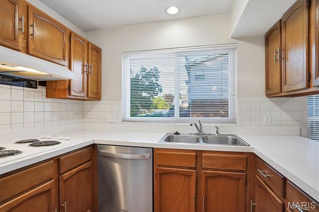 15583 Clayton Road, Ballwin, MO 63011