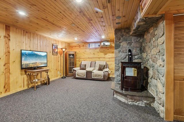 3206 1st Drive, Oxford, WI 53952