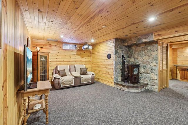 3206 1st Drive, Oxford, WI 53952