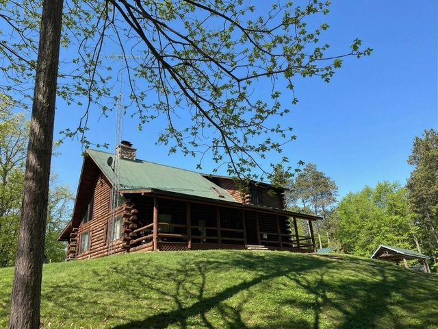 3206 1st Drive, Oxford, WI 53952