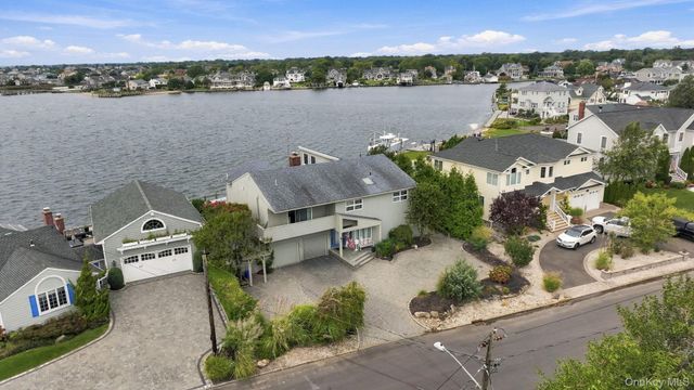 321 Grand Central Avenue, Amityville, NY 11701