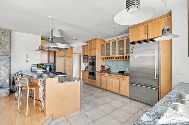 321 Grand Central Avenue, Amityville, NY 11701