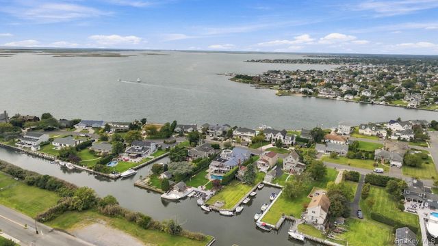 321 Grand Central Avenue, Amityville, NY 11701