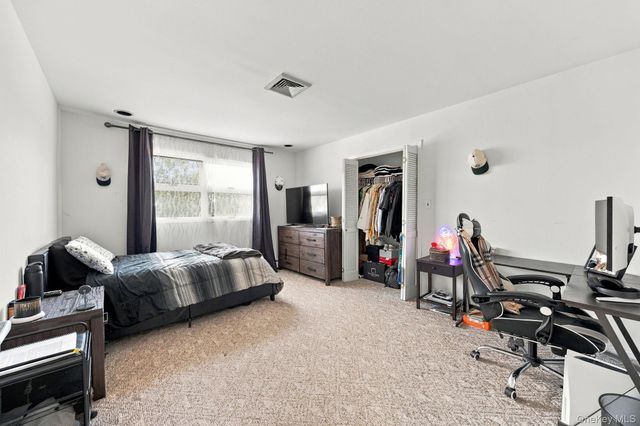 321 Grand Central Avenue, Amityville, NY 11701