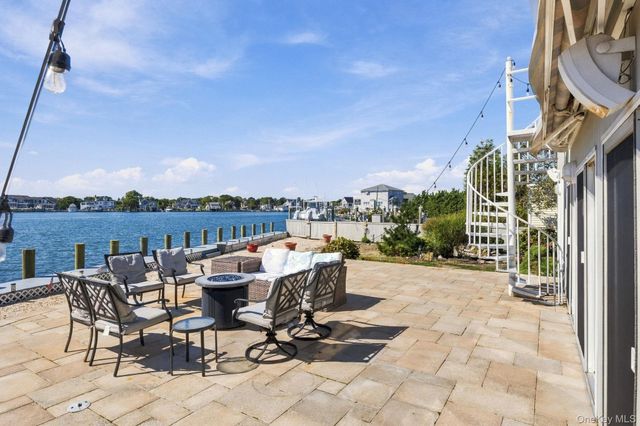 321 Grand Central Avenue, Amityville, NY 11701