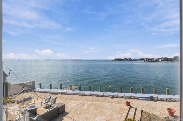 321 Grand Central Avenue, Amityville, NY 11701