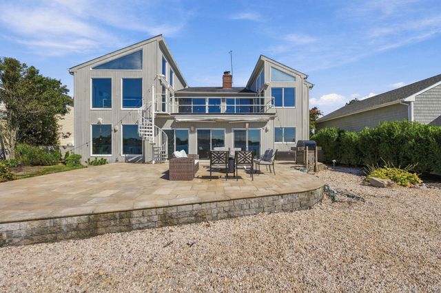 321 Grand Central Avenue, Amityville, NY 11701