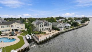 321 Grand Central Avenue, Amityville, NY 11701