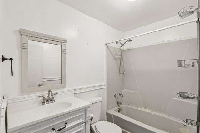 18631 W Main Street, Grayslake, IL 60030