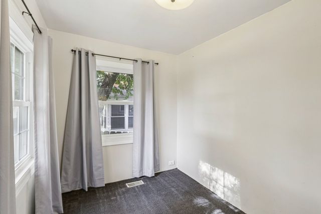 18631 W Main Street, Grayslake, IL 60030