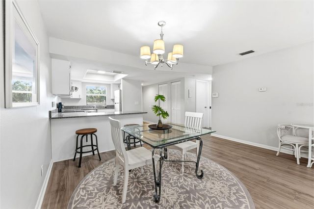 101 LAKE AVENUE NE 215, Largo, FL 33771