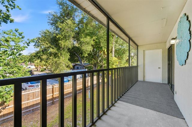 101 LAKE AVENUE NE 215, Largo, FL 33771