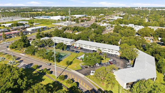 101 LAKE AVENUE NE 215, Largo, FL 33771