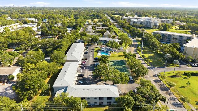101 LAKE AVENUE NE 215, Largo, FL 33771