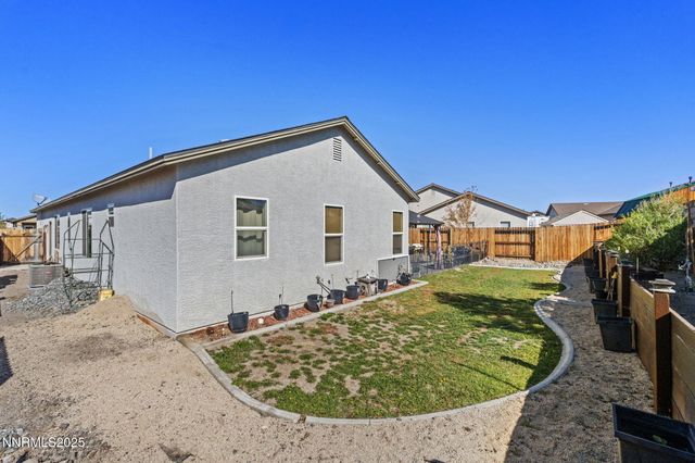 227 Red Oak Drive, Fernley, NV 89408