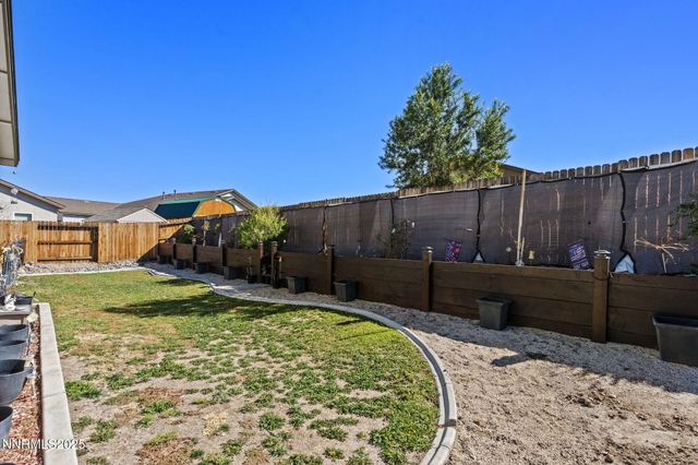 227 Red Oak Drive, Fernley, NV 89408