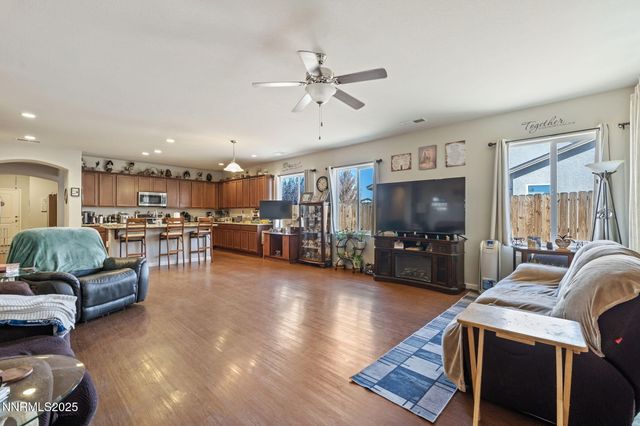 227 Red Oak Drive, Fernley, NV 89408