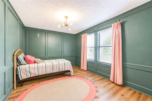 18 Hickory Shadows Drive, Houston, TX 77055