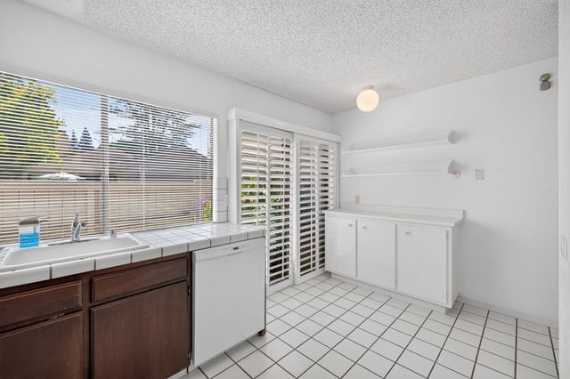 243 Hartnell Pl, Sacramento, CA 95825