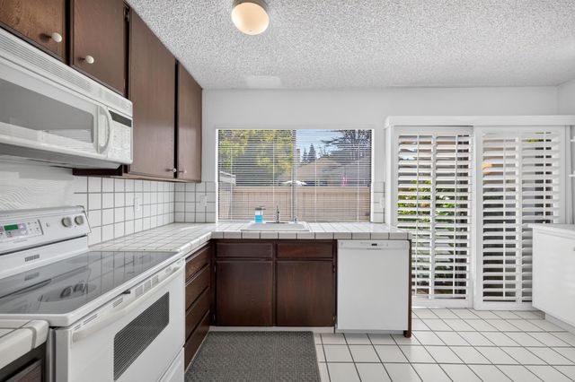 243 Hartnell Pl, Sacramento, CA 95825