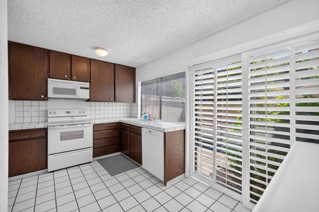 243 Hartnell Pl, Sacramento, CA 95825
