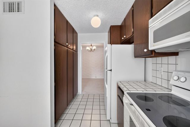 243 Hartnell Pl, Sacramento, CA 95825