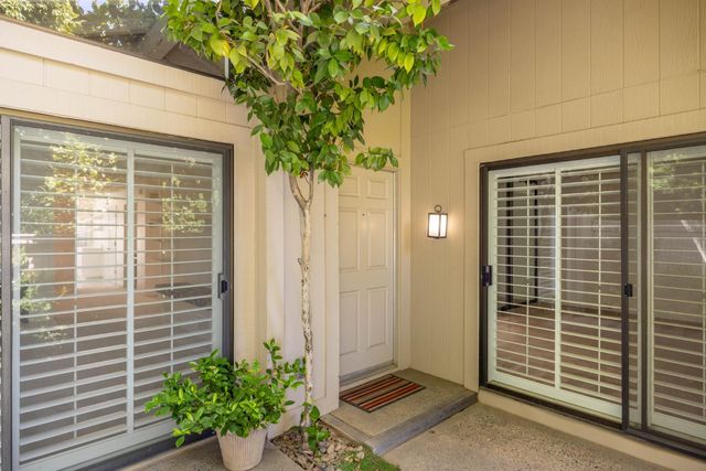 243 Hartnell Pl, Sacramento, CA 95825