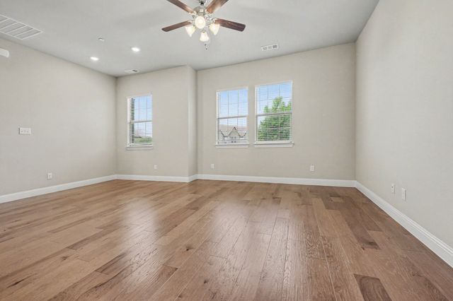 315 Ferndale Street, Lewisville, TX 75056