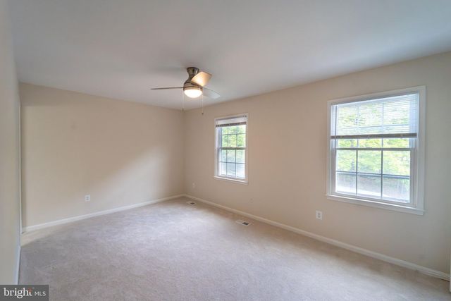 2055 PILGRIM DR, Woodbridge, VA 22192
