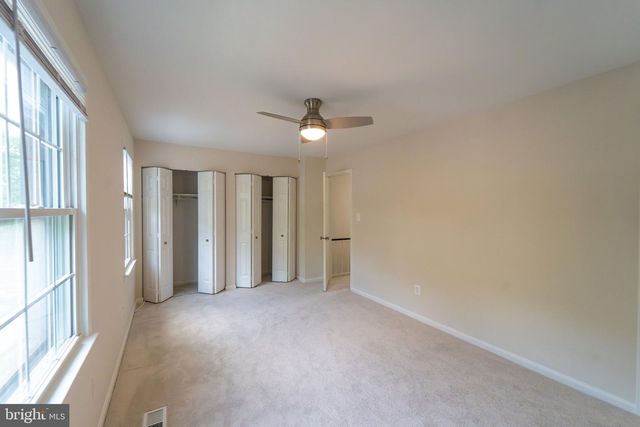 2055 PILGRIM DR, Woodbridge, VA 22192