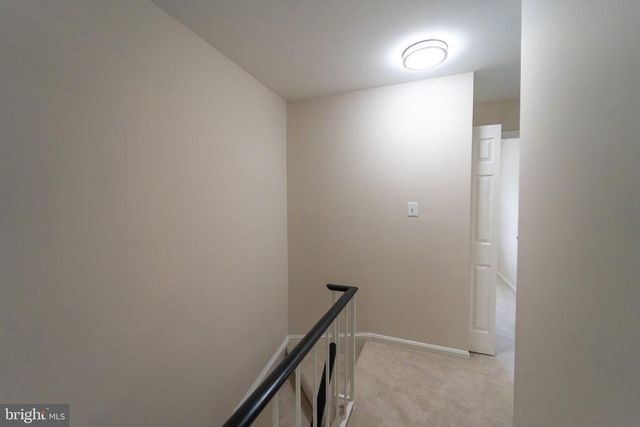2055 PILGRIM DR, Woodbridge, VA 22192