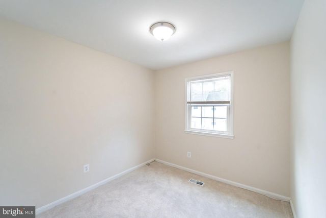 2055 PILGRIM DR, Woodbridge, VA 22192