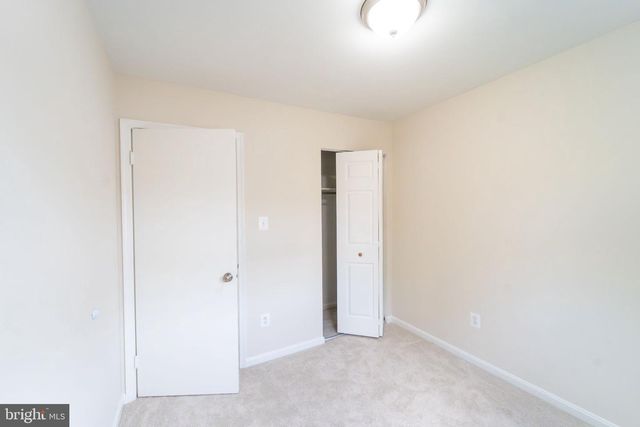 2055 PILGRIM DR, Woodbridge, VA 22192