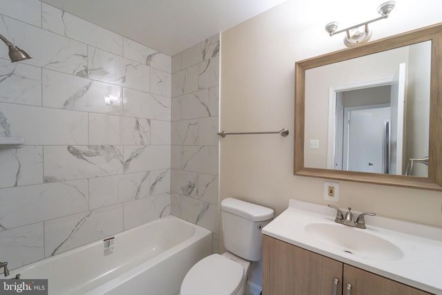 2055 PILGRIM DR, Woodbridge, VA 22192
