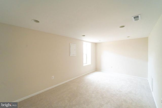 2055 PILGRIM DR, Woodbridge, VA 22192