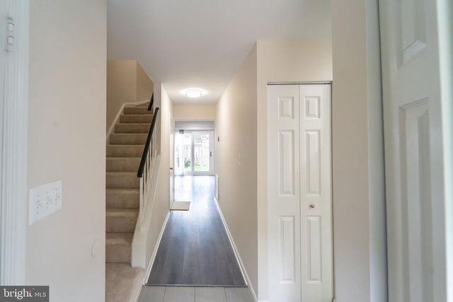 2055 PILGRIM DR, Woodbridge, VA 22192