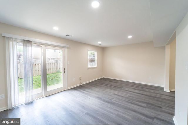 2055 PILGRIM DR, Woodbridge, VA 22192