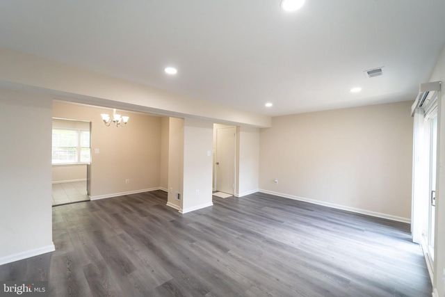 2055 PILGRIM DR, Woodbridge, VA 22192
