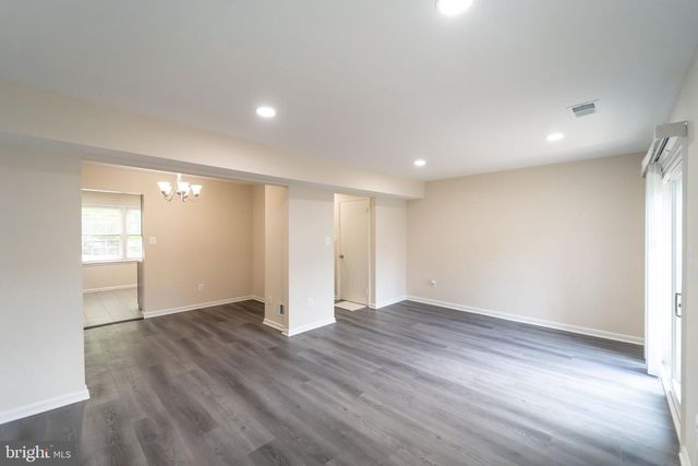 2055 PILGRIM DR, Woodbridge, VA 22192
