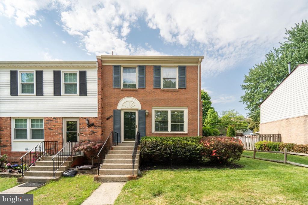 2055 PILGRIM DR, Woodbridge, VA 22192